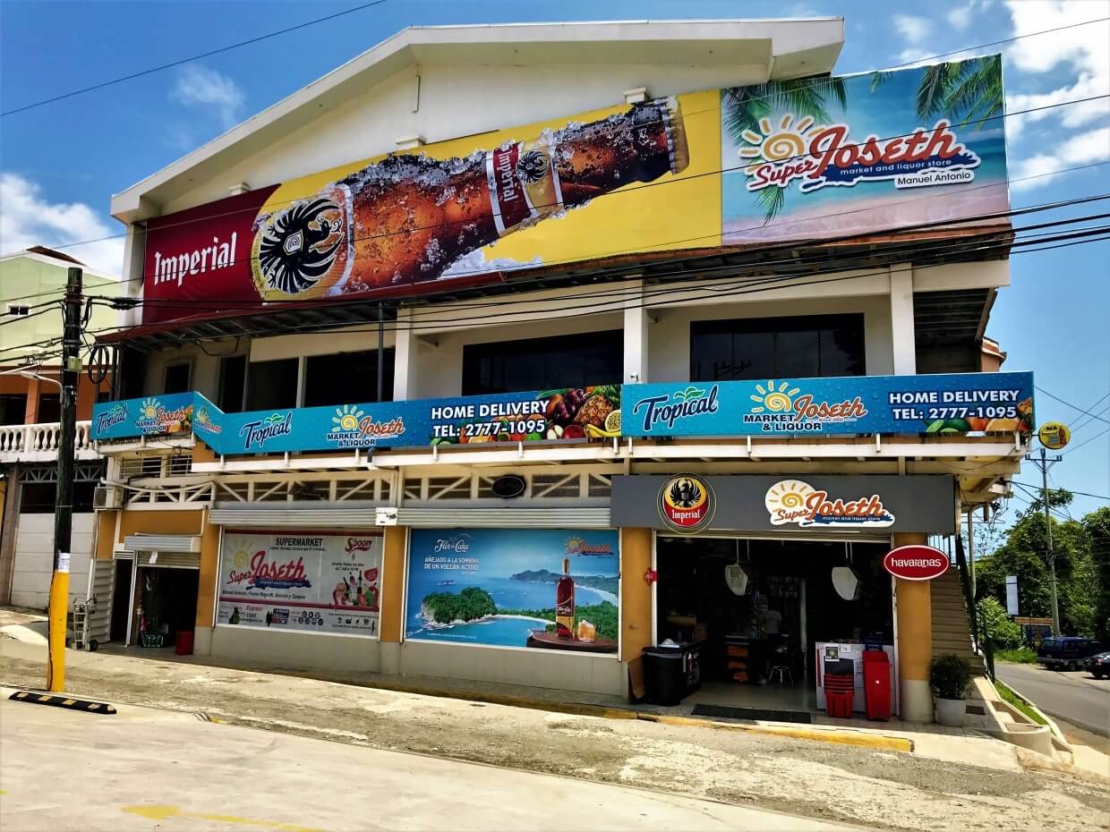 A grocery store 'Super Jordix' in Quepos, Puntarenas Province