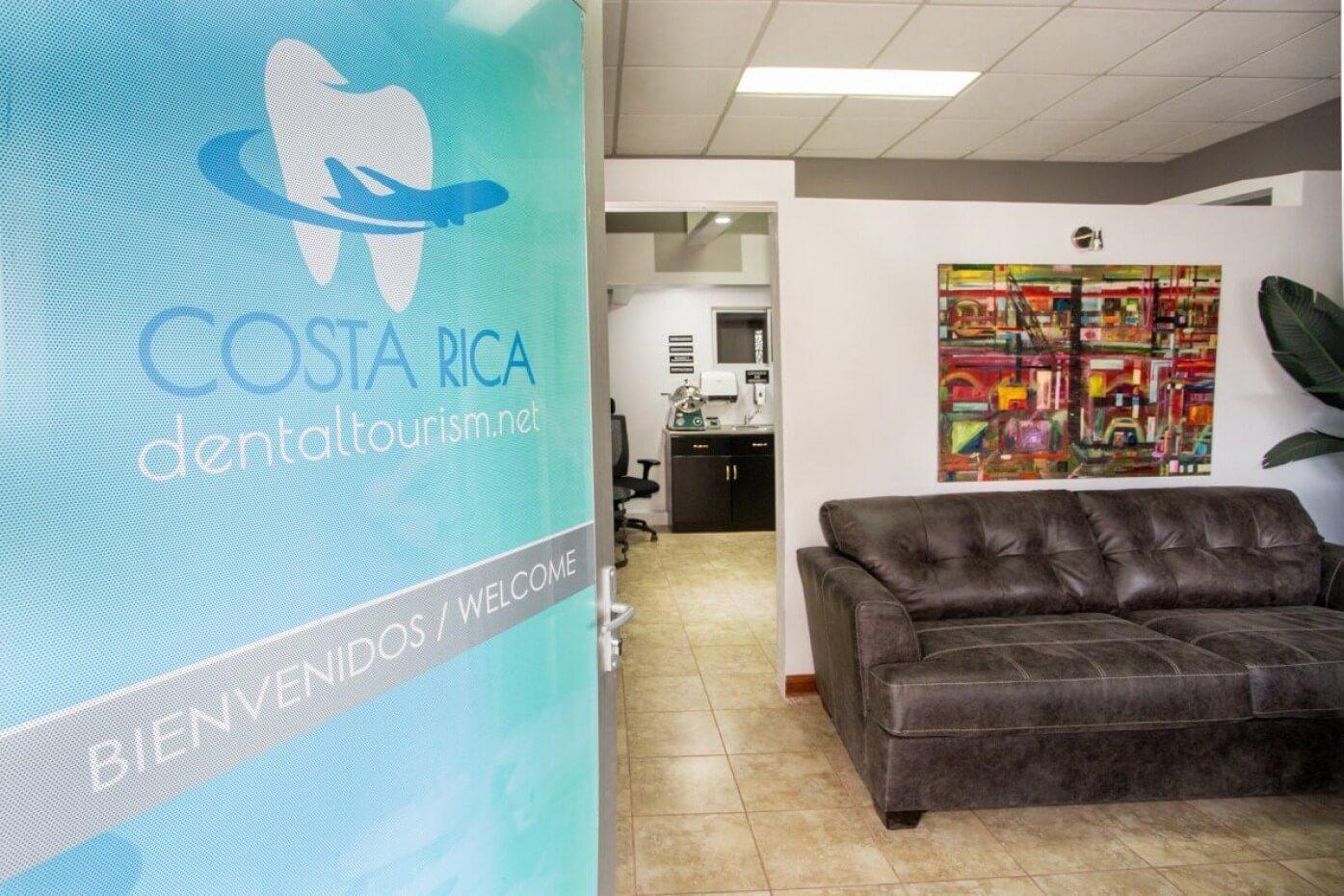 Costa Rica Dental Tourism - Dr. Alberto Gonzále