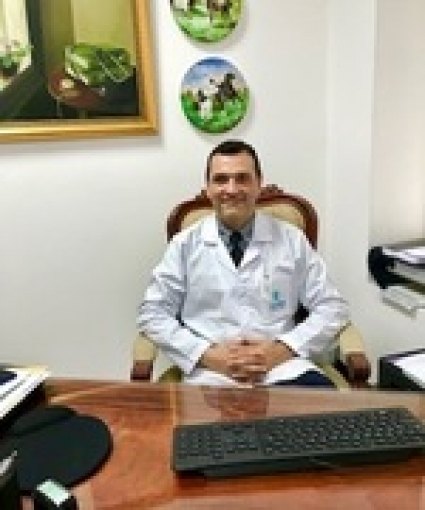 Dr Carlos Quesada Surgeon
